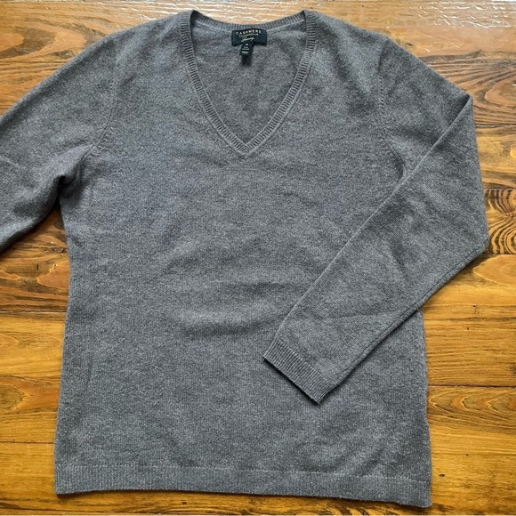 Charter Club Women's 100% Cashmere Brown V-Neck Sweater size M‎ - Picture 1 of 11